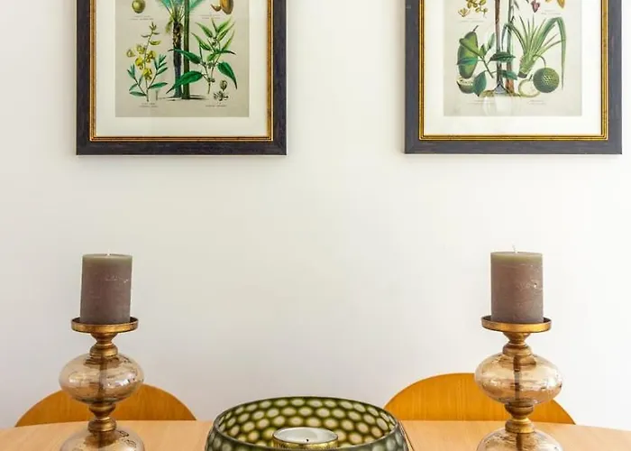 Guestready - Lively Near Castle *