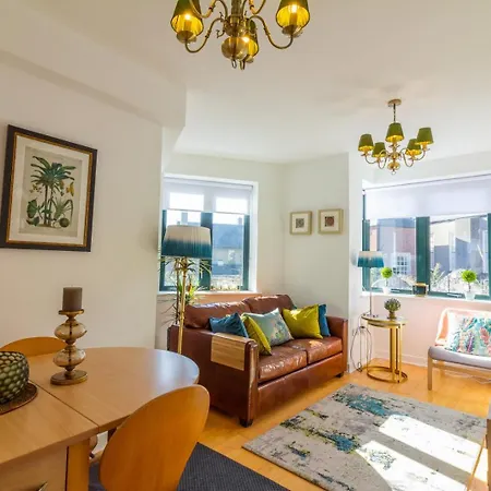 Guestready - Lively Near Castle Dublin