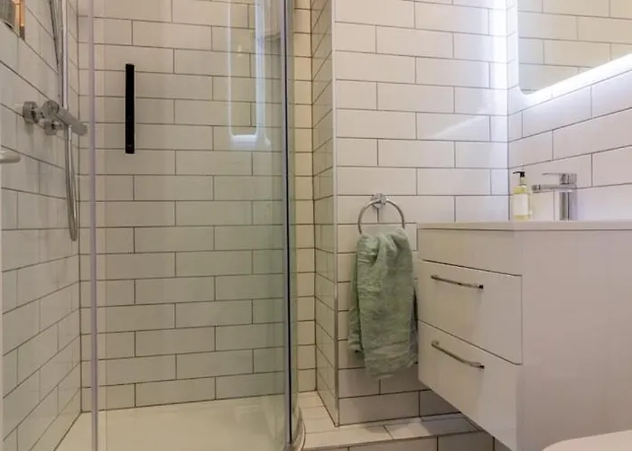 Guestready - Lively Near Castle *