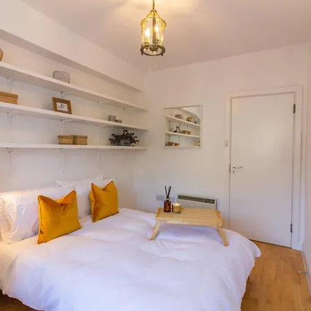 Guestready - Lively Near Castle *