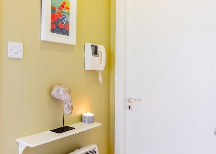 Guestready - Lively Near Castle * Dublin